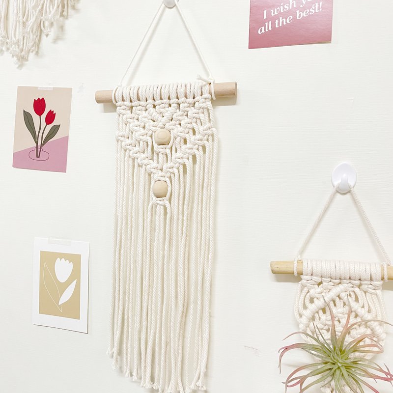 Macrame Wooden Bead Tapestry Hanging [Macrame Wall Hanging] - ของวางตกแต่ง - ผ้าฝ้าย/ผ้าลินิน 