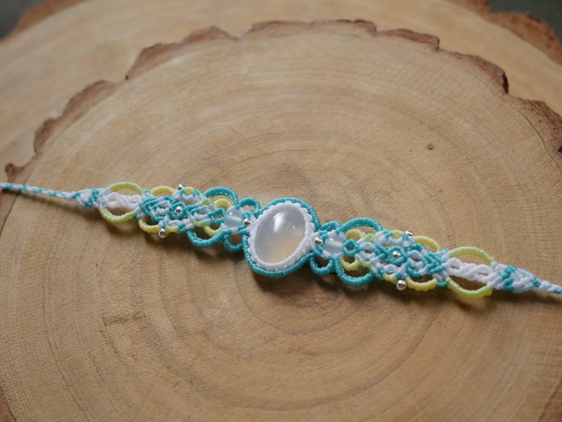 NB43/SS24~white chalcedony l Wax thread l hand-woven l bracelet - สร้อยข้อมือ - เครื่องประดับพลอย สีน้ำเงิน