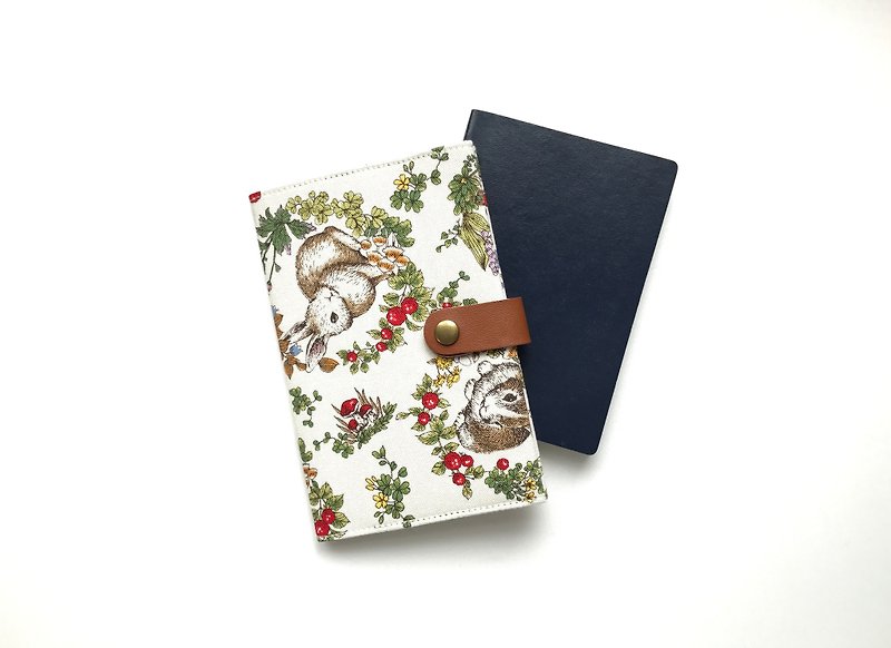 布製護照套  兔子 森林 白色 - 護照夾/護照套 - 棉．麻 白色
