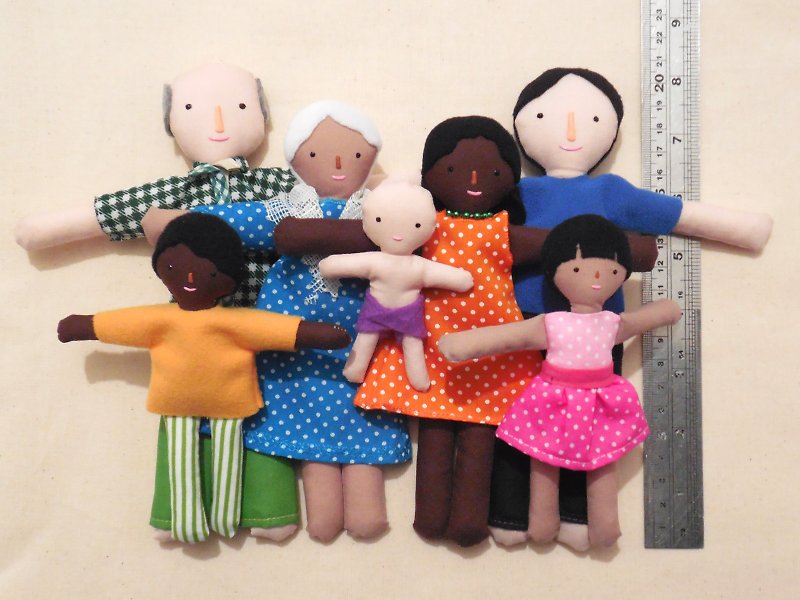 異なる肌色の人形の家族 - 娃娃 - 雪人家庭 -  Playset  - ドールハウス - 人形・フィギュア - その他の素材 多色