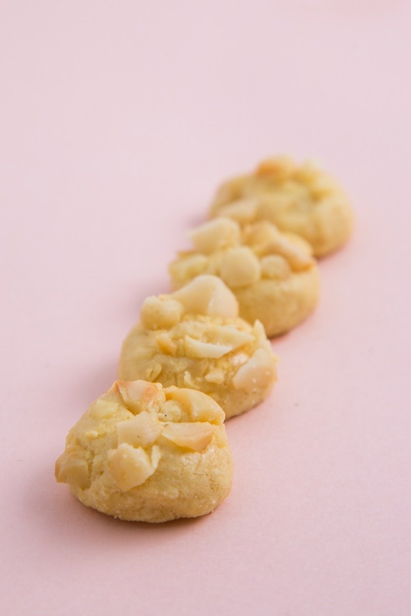 AMOUREUX Pure Love Sweetheart-Macadamia Nut Shortbread - เค้กและของหวาน - อาหารสด สีเหลือง