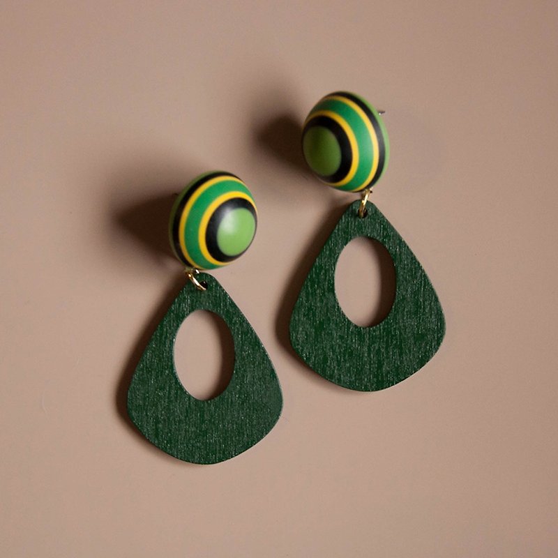 黃綠行星系耳環 - 耳環/耳夾 - 壓克力 綠色