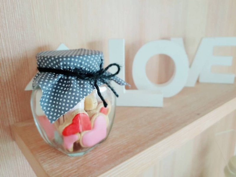 Free shipping Nijicupcake Valentine's Day Love Heart Full Icing Cookie Jar - Handmade Cookies - Fresh Ingredients Pink