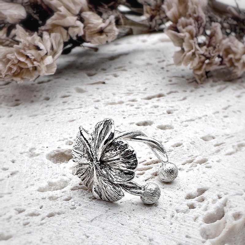 Flowers bloom for the first time | Flower sterling silver ear cuff | Painless and no need for ear piercing - ต่างหู - เงินแท้ สีเงิน