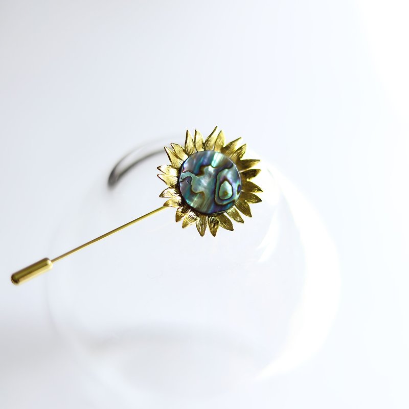 August south original design hand to make jewelry abalone sunflower a word brooc - เข็มกลัด - วัสดุอื่นๆ 