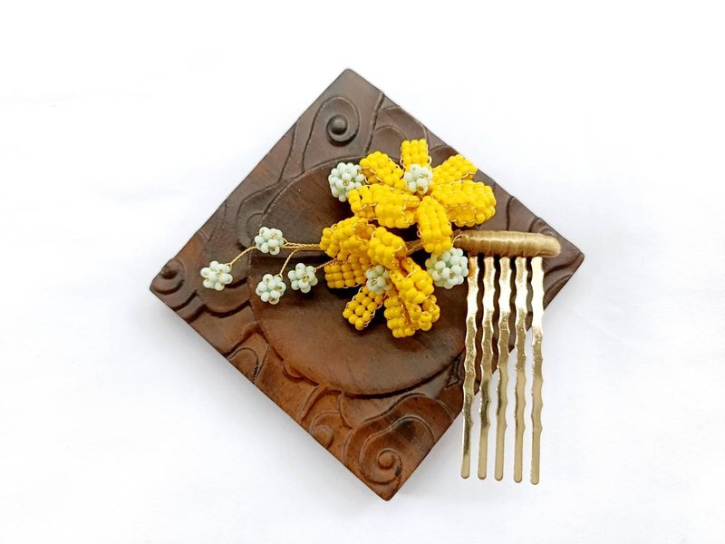 Yellow Daisy Beaded Flower Hairpin Hair Accessories - อื่นๆ - วัสดุอื่นๆ สีเหลือง