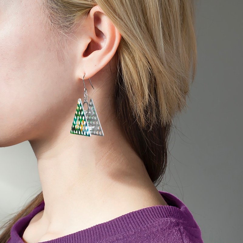 triangle wafers earrings/ Clip-On (green) - ต่างหู - อลูมิเนียมอัลลอยด์ สีน้ำเงิน