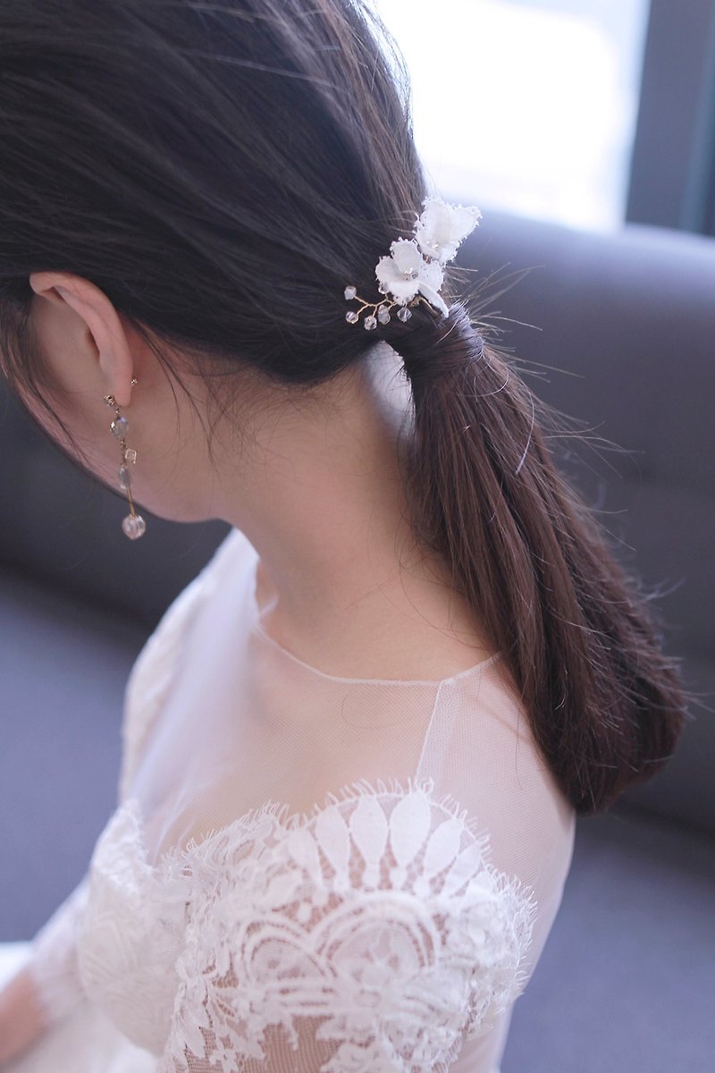 Bridal Lace Headdress - Handmade Lace Flower Bridal Headpiece - เครื่องประดับผม - ผ้าฝ้าย/ผ้าลินิน ขาว