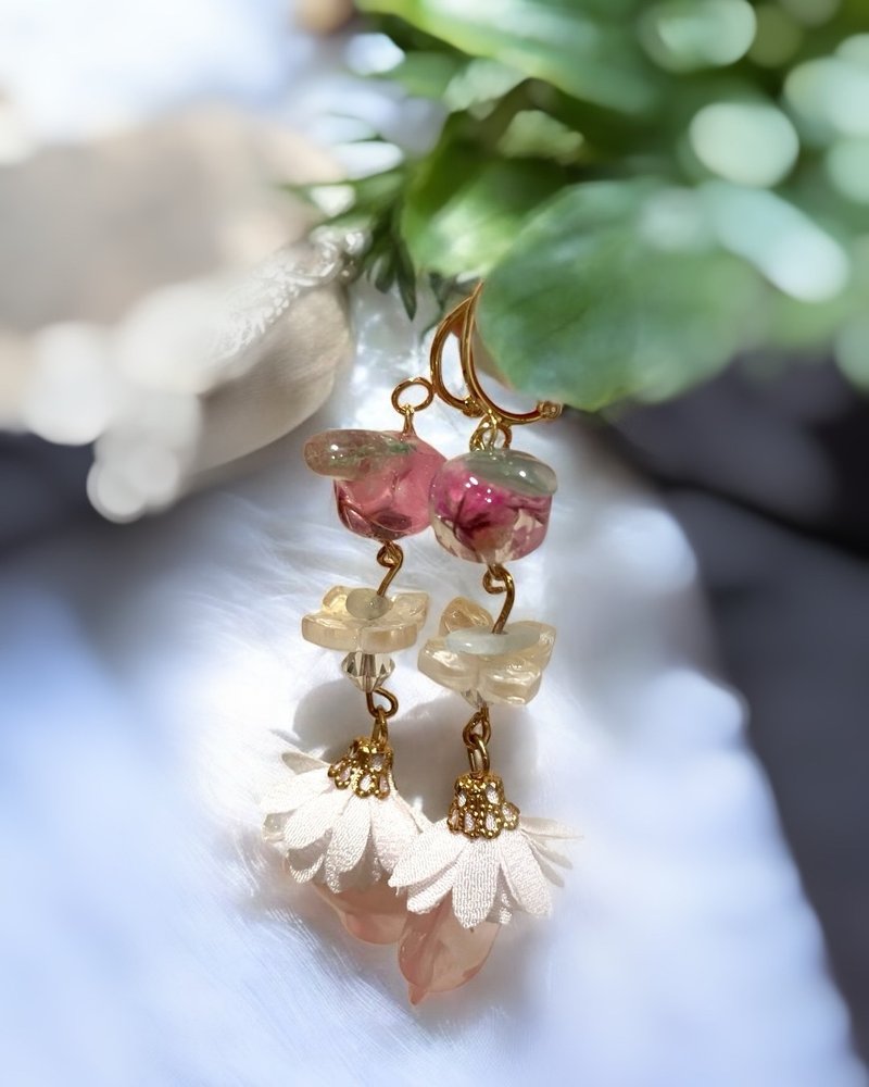 蘋果引力 彩色蘋果 夏以晝印象飾品 手作耳骨夾| 植椛。飾 - 耳環/耳夾/耳骨夾 - 樹脂 多色