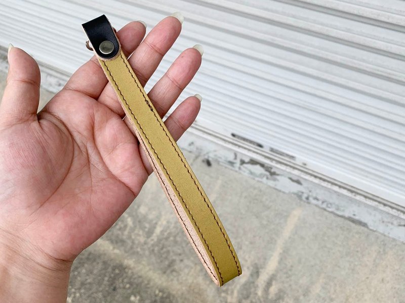 BELT　男前コンビ無敵カーキ　ベルトステッチストラップ　手首まですっぽり　BSS-OK-B - 手機掛繩/背帶 - 真皮 綠色