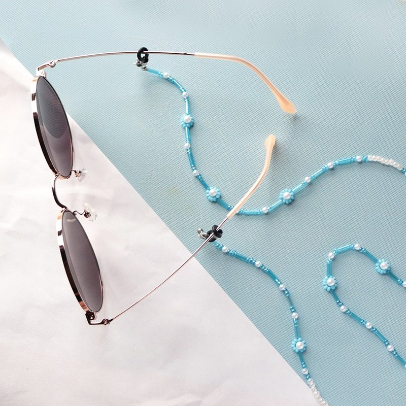 Little flowers are blooming丨Glasses chain, mask chain, necklace, bracelet, multifunctional fashion gadget - Aqua Blue - สร้อยคอ - วัสดุอื่นๆ สีน้ำเงิน