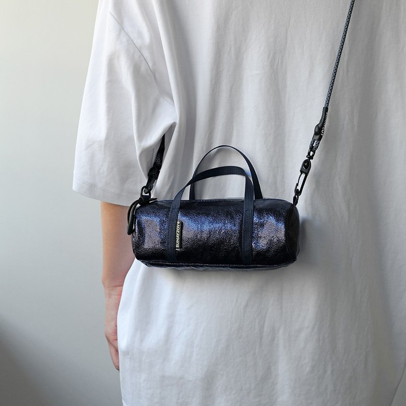 Futuristic Metal Series Mini Bag Lightweight Hanging Neck Side Bag Silver Crossbody Mobile Phone Bag Steam Blue - กระเป๋าแมสเซนเจอร์ - เส้นใยสังเคราะห์ สีน้ำเงิน