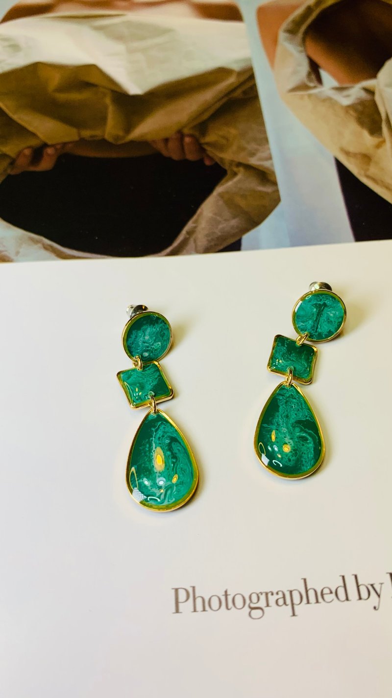 Classic Water Drop - Emerald Green - Earrings & Clip-ons - Resin Green