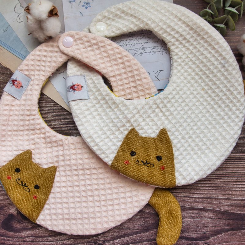 Handmade eight-layer yarn cat plaid bib gift packaging - Bibs - Cotton & Hemp White