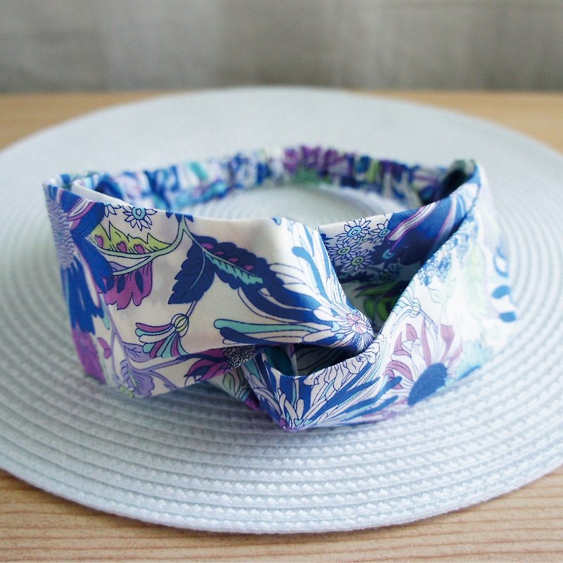 Lovely blooming flower butterfly elastic headband, hair tie, celadon blue - เครื่องประดับผม - ผ้าฝ้าย/ผ้าลินิน สีน้ำเงิน