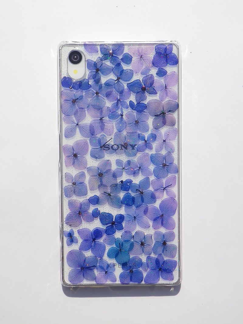 Handmade phone case, Pressed flowers phone case, Sony Xperia Z5, Blue Hydrangea - Phone Cases - Plastic 