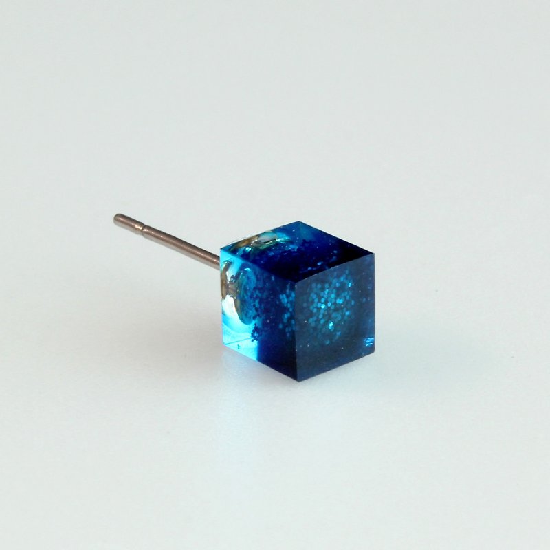 ブルー樹脂イヤリング/ 624 /キュービック/ブルーエージェント - シングル - ピアス・イヤリング - プラスチック ブルー