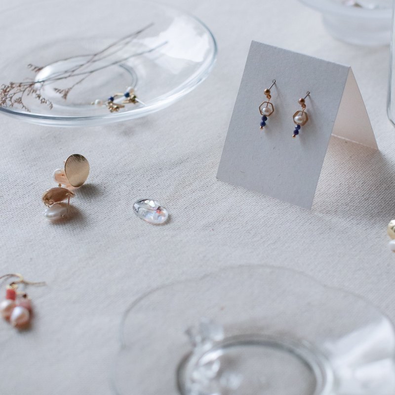 Freshwater Pearl Geometric Earrings - Communication / Stud / Clip / Can Be Customized - ต่างหู - ไข่มุก ขาว