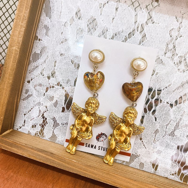 SaWa Palace Vintage Golden Angel Baroque Love Glass Earrings/ Clip-On - ต่างหู - วัสดุอื่นๆ 