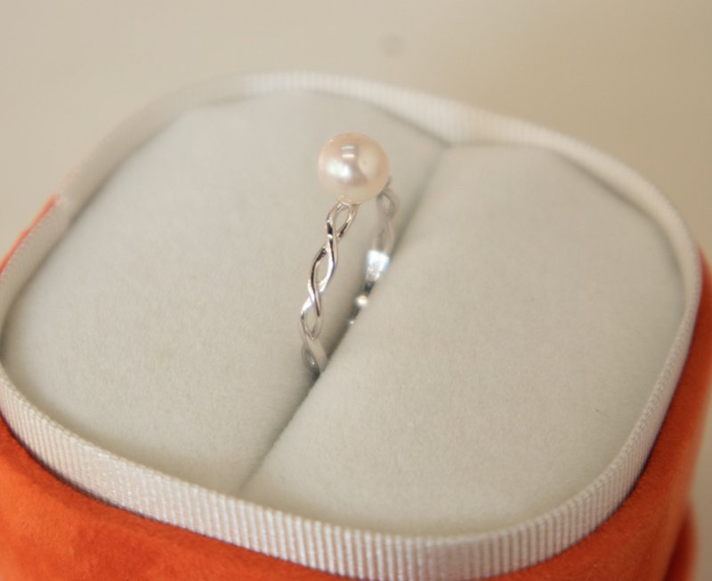 925 sterling silver natural 5-5.5mm freshwater pearl ring-no limit on live circumference - แหวนทั่วไป - ไข่มุก ขาว