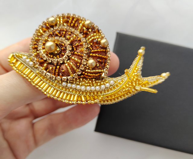 Snail brooch pin Miniature animal brooch. Beaded slug jewelry Embroidery brooch