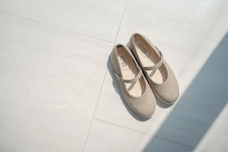 Slip-on casual shoes Flat Sneakers with Japanese fabrics Leather insole - รองเท้าลำลองผู้หญิง - ผ้าฝ้าย/ผ้าลินิน สีกากี