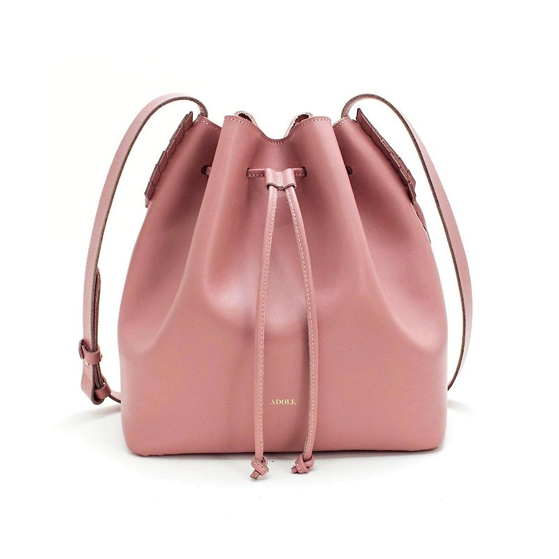 Laurel Braid-Genuine Leather Bucket Bag/Smoky Pink - กระเป๋าแมสเซนเจอร์ - หนังแท้ สึชมพู