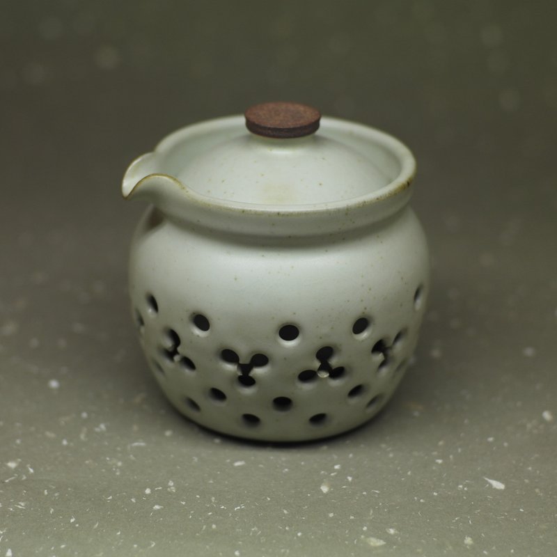 Zen-style powder green glaze double-layer anti-scalding simple tea maker hand-made pottery tea props - ถ้วย - ดินเผา 