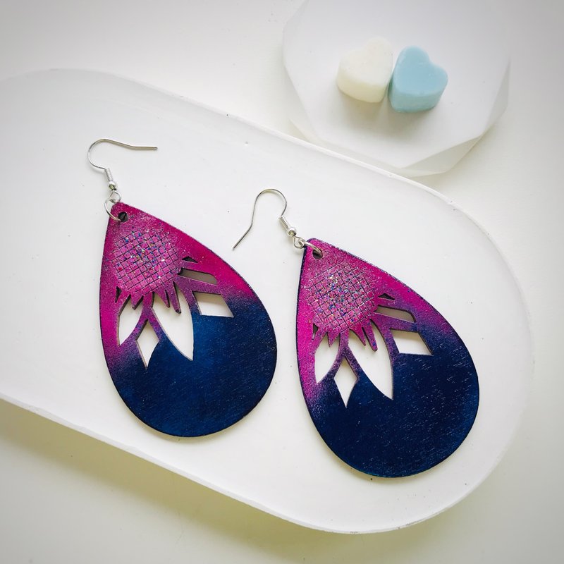 Earrings, Purple Drawn, Wood, Big Dangle Earring - 耳環/耳夾/耳骨夾 - 木頭 紫色