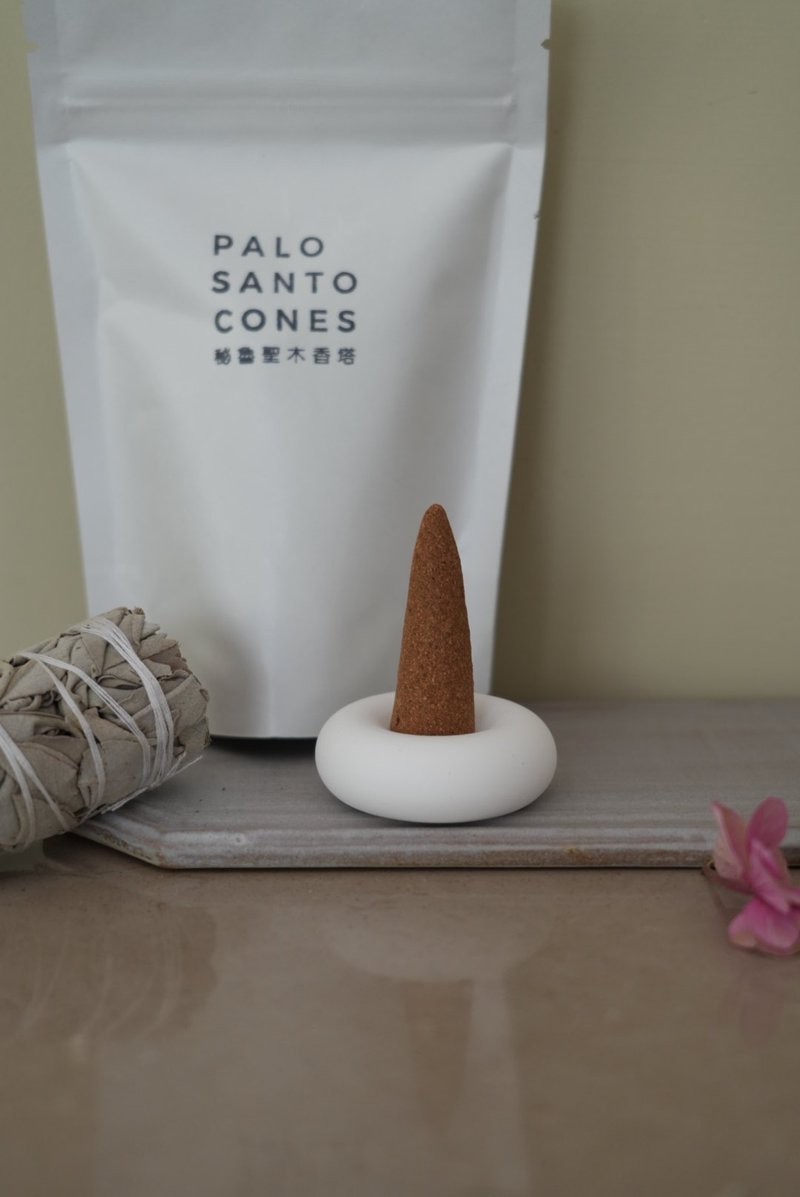 【禮盒/3入】秘魯聖木香塔  Palo Santo Cones 送擴香石座 - 香氛/精油/擴香 - 木頭 咖啡色