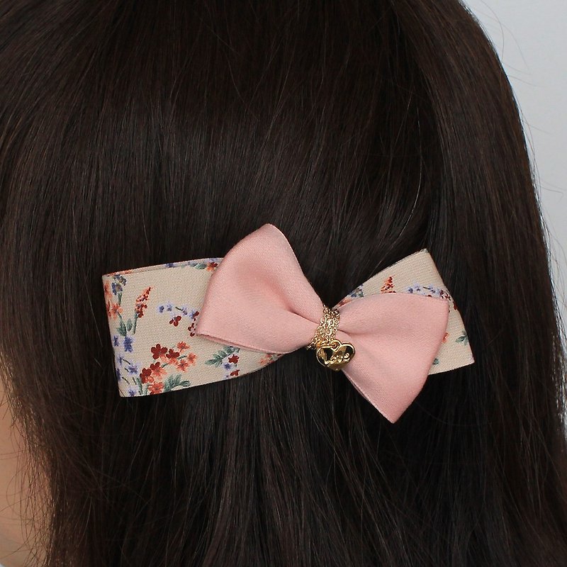Pink ribbon with flower hairclip - 髮夾/髮飾 - 其他材質 粉紅色
