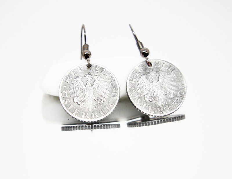 Tiny Coin Earrings Coin Drop Earrings Mini Coin Earrings Ancient Coin Jewelry - 耳環/耳夾/耳骨夾 - 其他金屬 