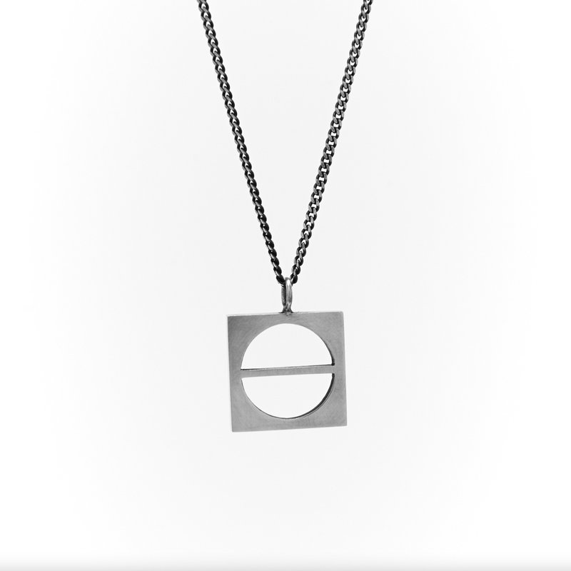 Bold line frame circle pendant - สร้อยคอ - เงินแท้ สีเงิน