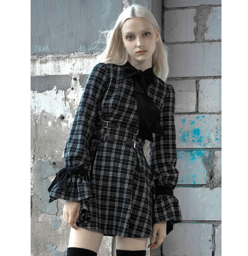 Punk Academy Retro Bow Dress - ชุดเดรส - วัสดุอื่นๆ สีเงิน