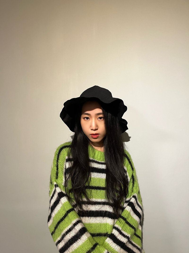 Six Bucket Sunny side up Hat 太陽蛋雙面漁夫帽| 黑色皺紋布 - 帽子 - 棉．麻 黑色
