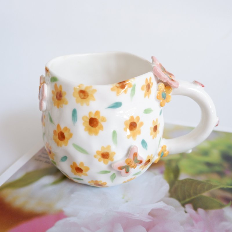 Hand built ceramic cup | sunflower | ceramic handmade mug - แก้วมัค/แก้วกาแฟ - ดินเผา สีเหลือง