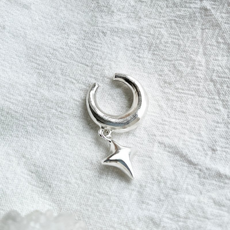 Crescent & Star earcuff - ต่างหู - โลหะ สีเงิน