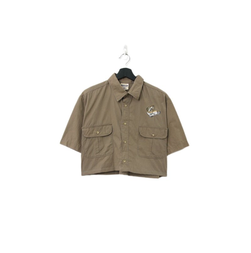 Back to Green-再製短板刺繡襯衫 卡其魚圖 wt-14//vintage shirt - 女襯衫 - 棉．麻 