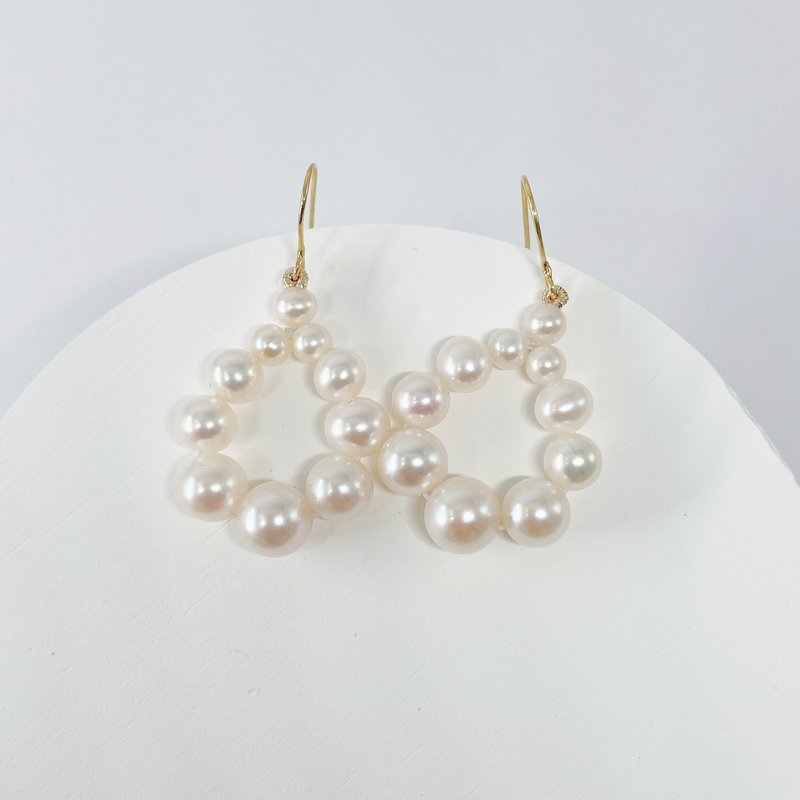 PJ.Happiness_Pearl Water Drop Large Wreath - Earrings & Clip-ons - Pearl 