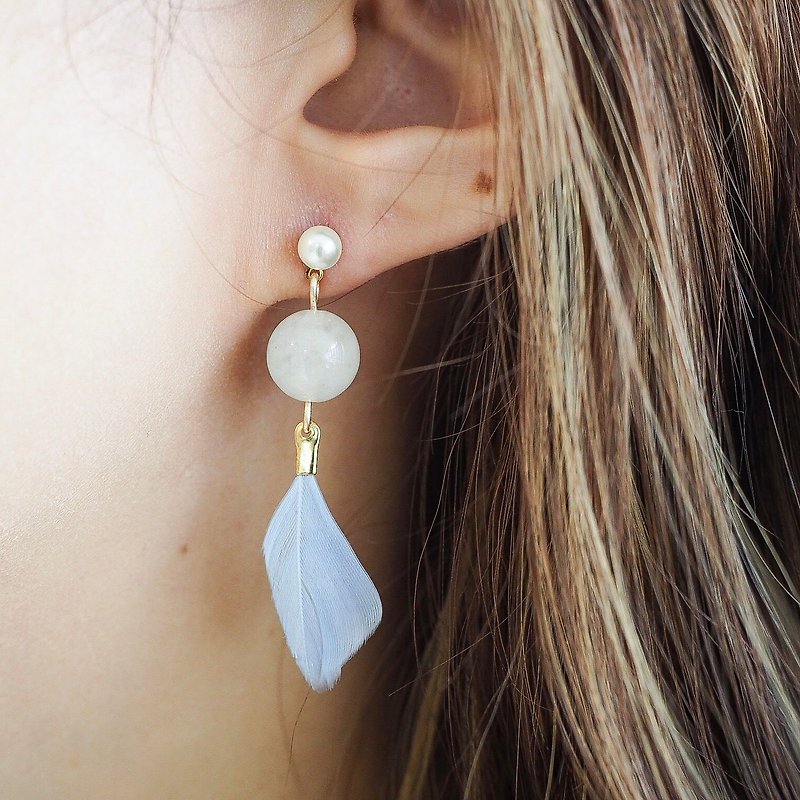 Pure white Agate with feather Non allergic  earrings - Earrings & Clip-ons - Gemstone Gray