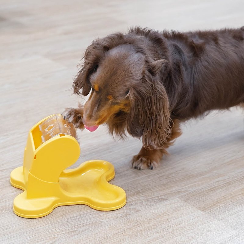 [Japanese DoggyMan] Super popular ~ Suitable for all kinds of snack roller feeders - Pet Bowls - Plastic Yellow