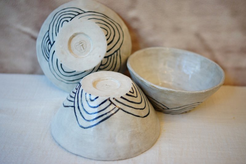 Handmade pottery bowl Qinghai wave Ø11.5cm rice bowl dining bowl snack bowl - ถ้วยชาม - ดินเผา สีน้ำเงิน