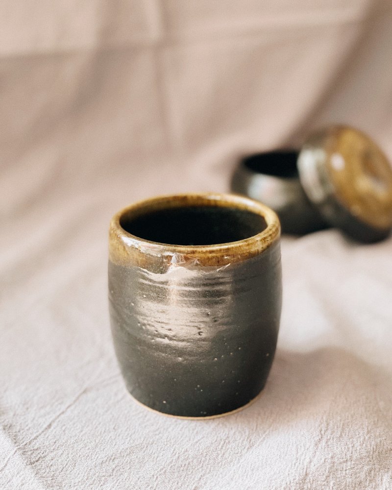 Ceramic handmade | Tea Cup (Bronze Brown Glaze) - Cups - Pottery Brown