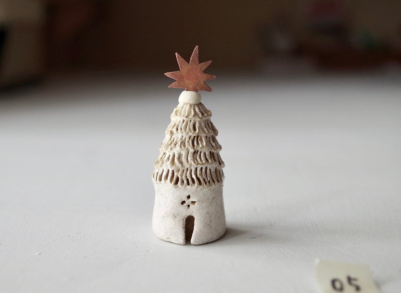 ring holder [house with star] リングホルダー　ながれ星のおうち03 - Items for Display - Pottery White