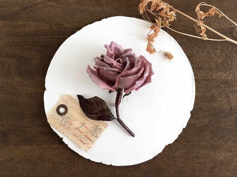 Corsage old rose flower beige pink - เข็มกลัด - ผ้าฝ้าย/ผ้าลินิน สึชมพู