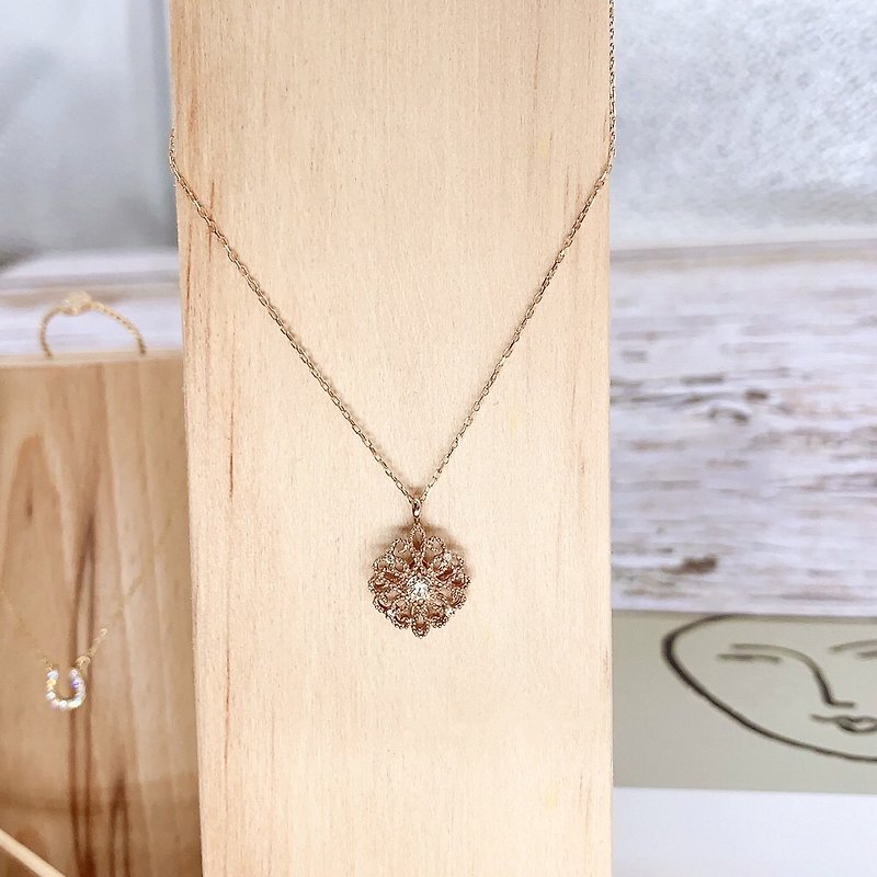 Aru 輕珠寶 微型珠寶 18k金 玫瑰金 復古 蕾絲花邊 鑽石項鍊 鑽石 - 項鍊 - 鑽石 粉紅色