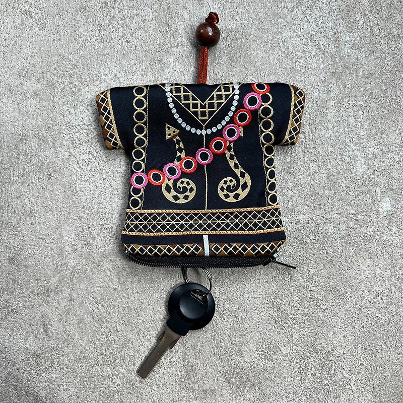Paiwan | Original color embroidered change key case - กระเป๋าใส่เหรียญ - ไฟเบอร์อื่นๆ สีดำ