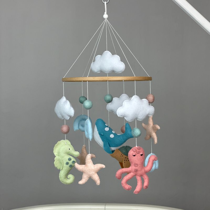 Ocean baby mobile neutral Under the sea nursery mobile Whale crib mobile - 寶寶/兒童玩具/玩偶 - 其他材質 多色
