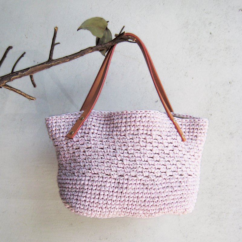 淡いピンクと淡いグレーが混ざった軽やかな織り柄のスモールバッグ // // - トート・ハンドバッグ - 紙 カーキ