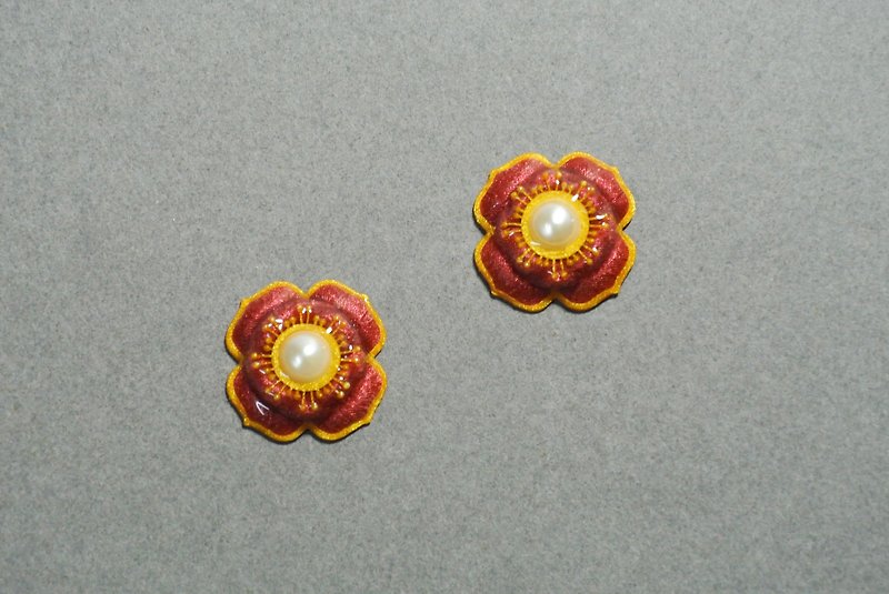 Pearl Overlord Flower Earrings - Earrings & Clip-ons - Paper Red